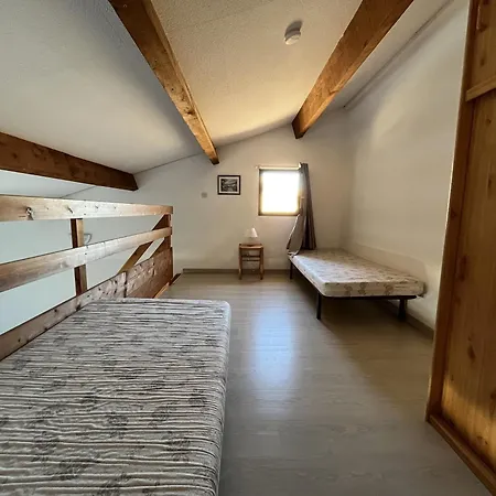 Villa T2 Mezzanine 4p Avec Parking En Bord D'etang A 2,5 Km De La - Fr-1-799-30 Le Barcarès